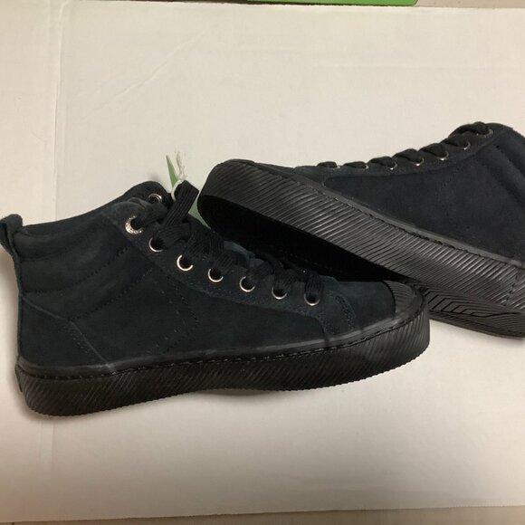 New - never worn! Cariuma OCA High All Black Suede Sneaker, size 5, black - Picture 2 of 9
